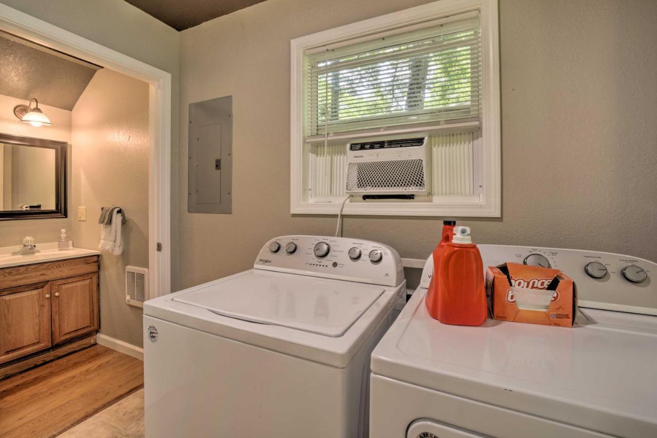 Cozy Whittier Cabin And Yard And Hot Tub, Pets Welcome Exterior foto